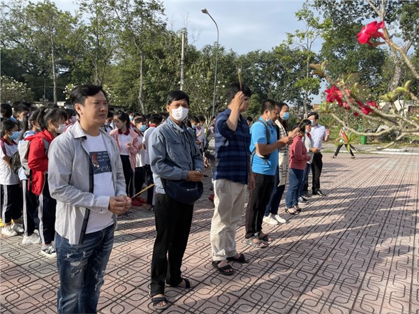 Hoc tap ngoai NT15.jpg